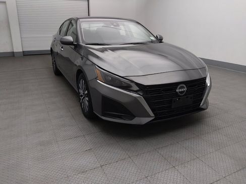 Used 2023 Nissan Altima 2.5 SV image 14