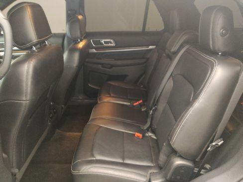 Used 2017 Ford Explorer Limited image 18