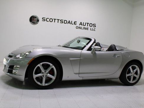Used 2008 Saturn Sky w/ Premium Trim Package image 2