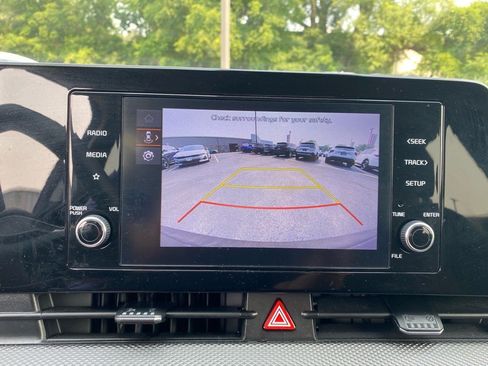 Used 2023 Kia Sportage LX image 17