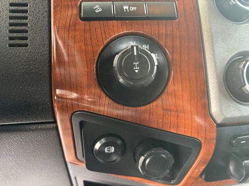 Used 2016 Ford F250 King Ranch w/ King Ranch w/Chrome Package image 17