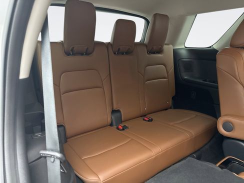 Used 2023 Nissan Pathfinder Platinum AWD/4WD image 19