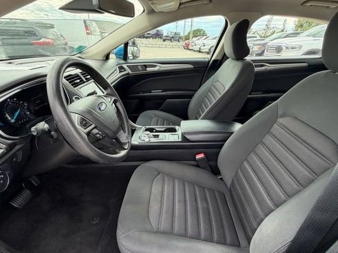 Used 2019 Ford Fusion SE FWD image 11