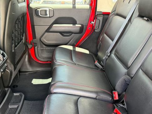 Used 2022 Jeep Wrangler Unlimited Rubicon w/ LED Lighting Group AWD/4WD image 29