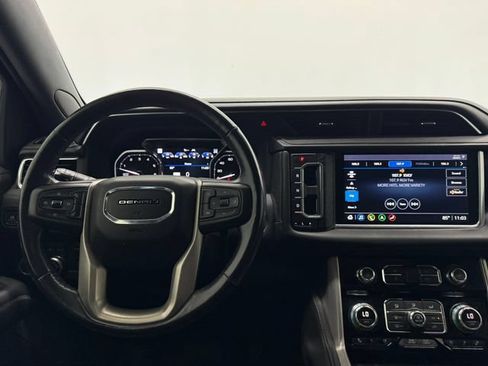 Used 2021 GMC Yukon Denali w/ Denali Premium Package AWD/4WD image 3