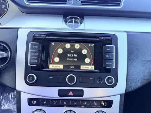 Used 2014 Volkswagen CC R-Line image 11