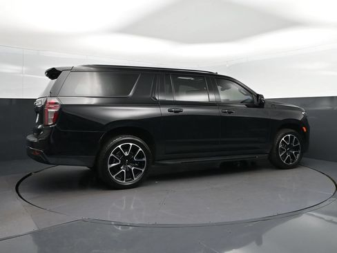 Used 2023 Chevrolet Suburban RST w/ Luxury Package AWD/4WD image 8