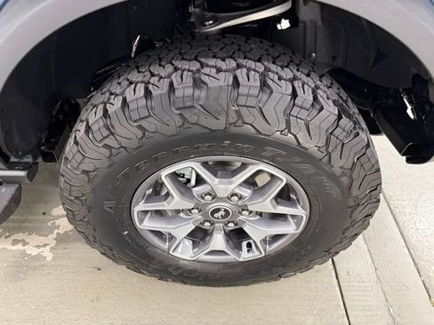 New 2025 Ford Bronco Badlands image 5