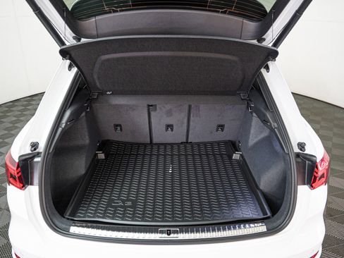 New 2025 Audi Q3 2.0T Premium image 8