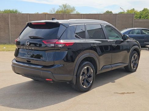 Used 2024 Nissan Rogue SV w/ SV Premium Package FWD image 4