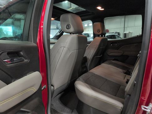 Used 2024 Chevrolet Colorado ZR2 image 11