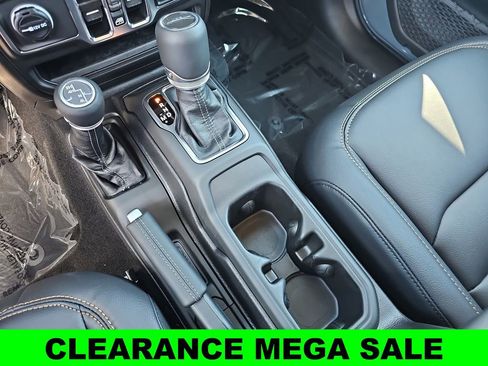 New 2025 Jeep Gladiator Willys image 23