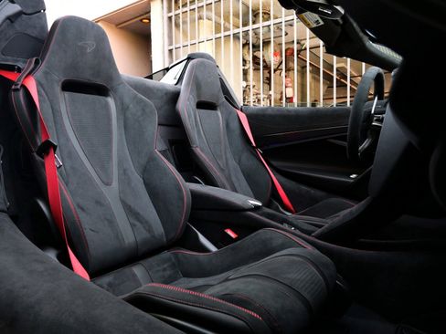 Used 2024 McLaren 750S Spider image 11