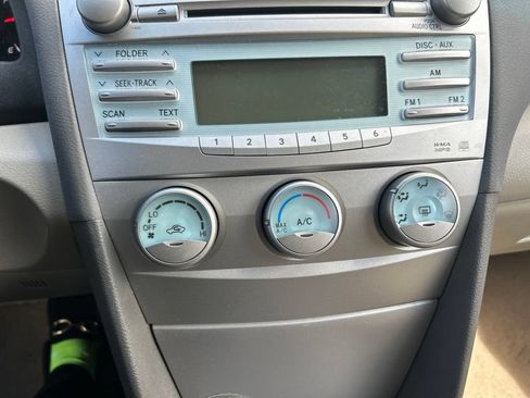 Used 2009 Toyota Camry LE FWD image 30