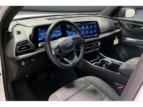 New 2026 Chevrolet Traverse LT w/ Midnight/Sport Edition image 7