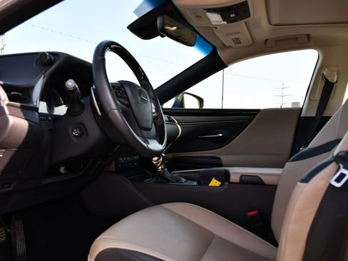 Used 2019 Lexus ES 350 w/ Premium Package FWD image 15