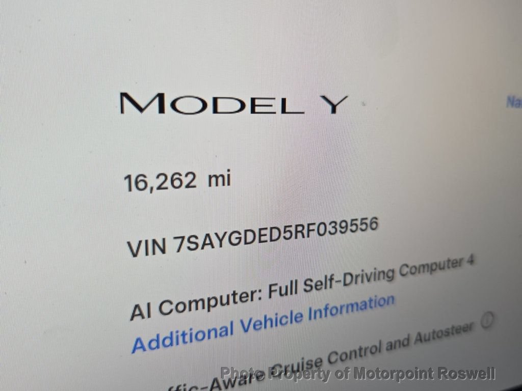 Used 2024 Tesla Model Y 2WD image 3