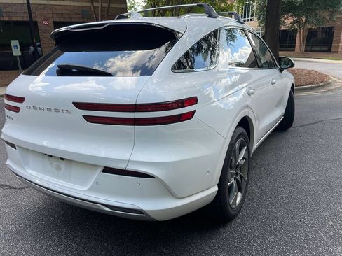 Used 2024 Genesis Electrified GV70 AWD/4WD image 4