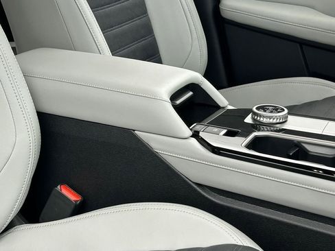 New 2026 Mitsubishi Outlander SE image 44