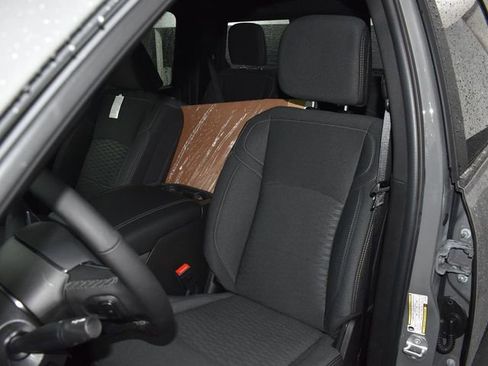 New 2026 RAM 2500 Big Horn AWD/4WD image 15