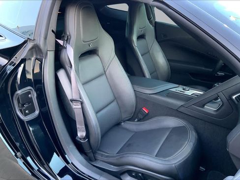 Used 2017 Chevrolet Corvette Stingray Coupe RWD image 9