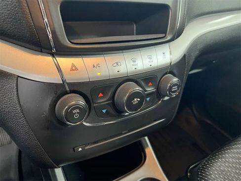 Used 2019 Dodge Journey SE w/ Connectivity Group image 15