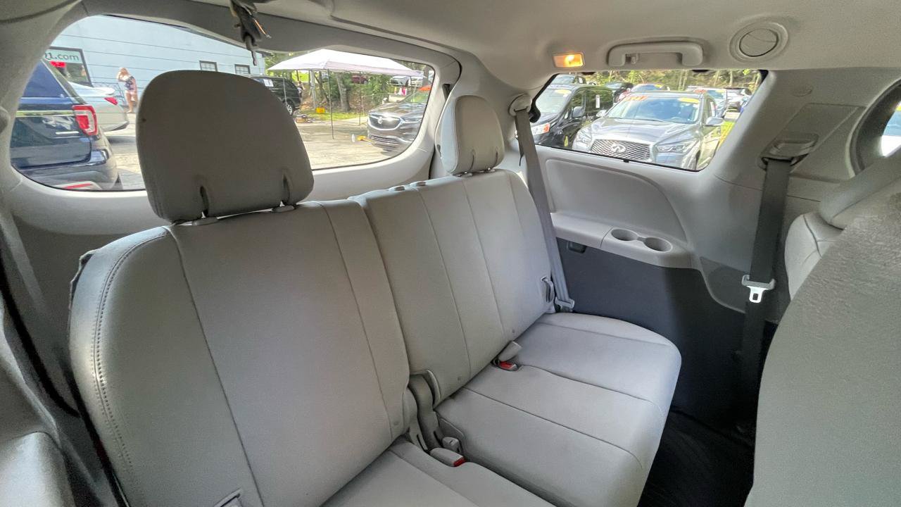 Used 2017 Toyota Sienna XLE Premium w/ Protection Package AWD/4WD image 26