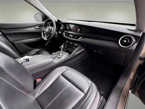 Used 2019 Alfa Romeo Stelvio w/ Nero Edizione RWD image 19