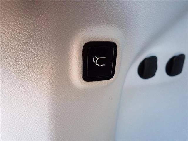 Used 2021 Jeep Cherokee Latitude Lux w/ Comfort/Convenience Group FWD image 9
