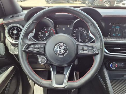 Used 2023 Alfa Romeo Stelvio Estrema image 33