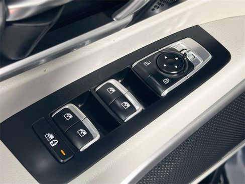 Certified 2024 Kia Telluride S image 19