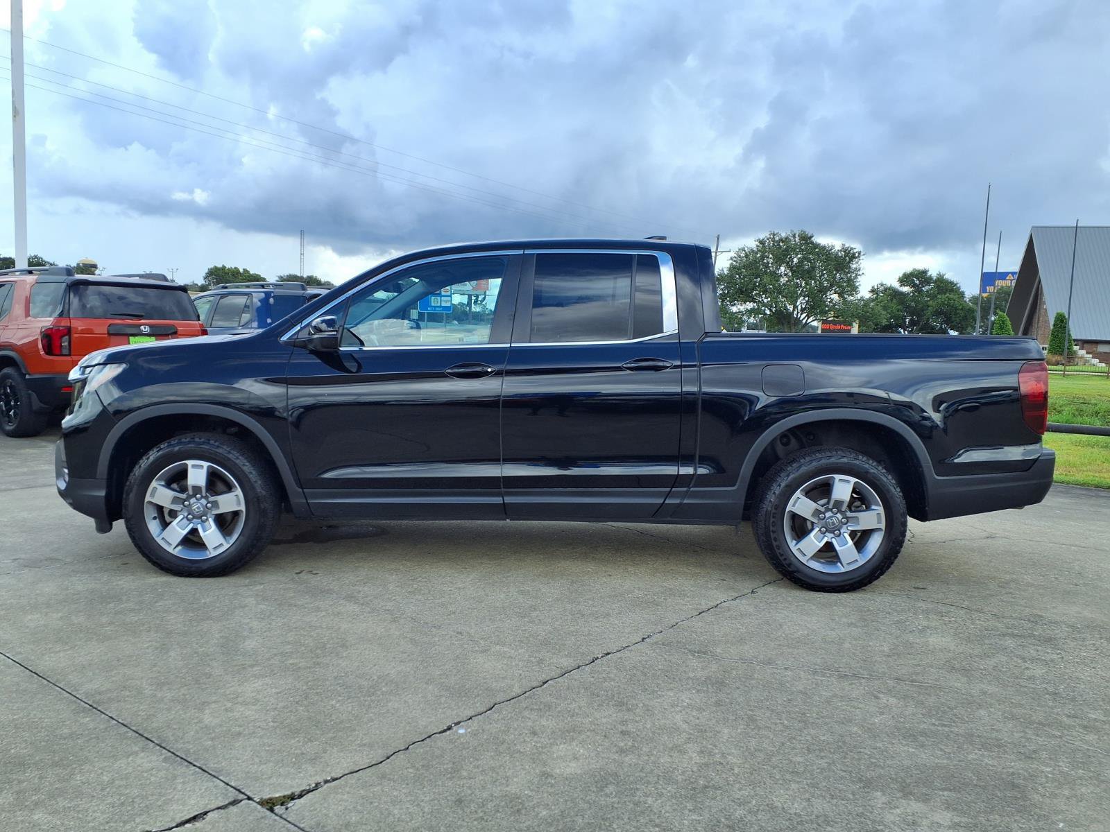 Certified 2025 Honda Ridgeline RTL image 8