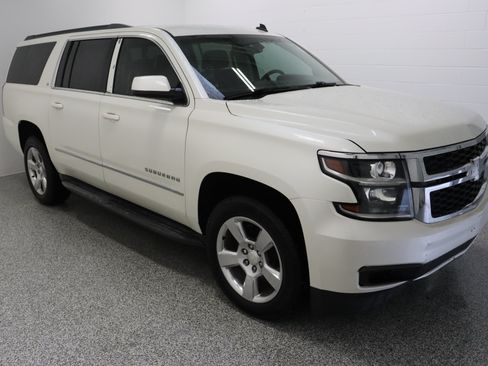 Used 2015 Chevrolet Suburban LT RWD image 4