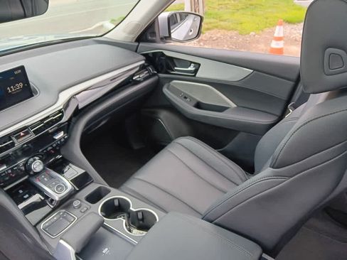 Used 2023 Acura MDX SH-AWD image 12