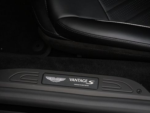 Used 2026 Aston Martin V8 Vantage S RWD image 21