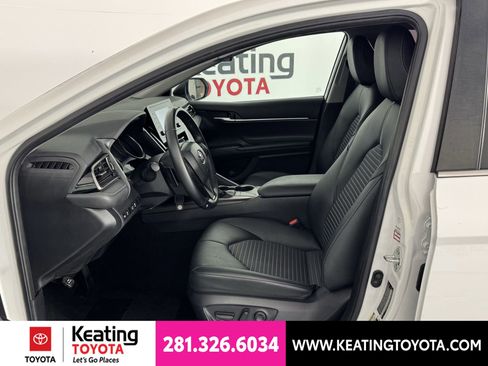 Used 2023 Toyota Camry SE FWD image 14
