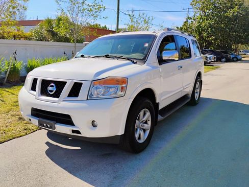 Used 2011 Nissan Armada SV image 4