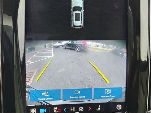 Certified 2023 Volvo XC60 B5 Core w/ Climate Package image 19