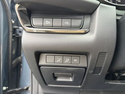 Used 2025 MAZDA CX-30 AWD 2.5 S w/ Preferred Package image 19