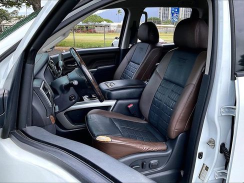 Used 2018 Nissan Titan Platinum Reserve w/ Platinum Utility Package AWD/4WD image 27