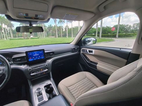 Used 2020 Ford Explorer XLT RWD image 27