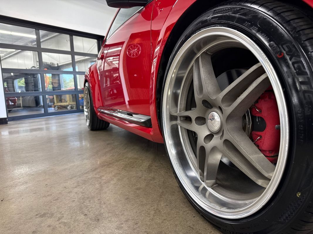 Used 2012 Volkswagen Beetle 2.0T FWD image 29