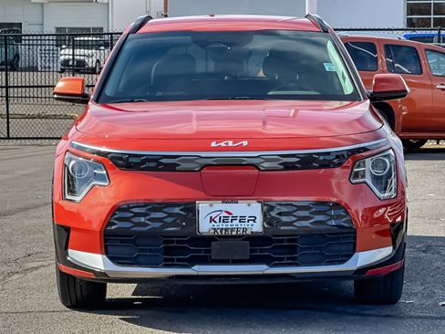 Used 2023 Kia Niro Wind w/ Wind Preserve Package image 9