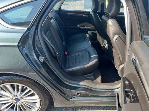 Used 2015 Ford Fusion SE w/ Equipment Group 202A FWD image 24