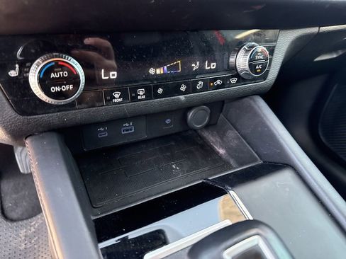 Used 2022 Mitsubishi Outlander SE image 25