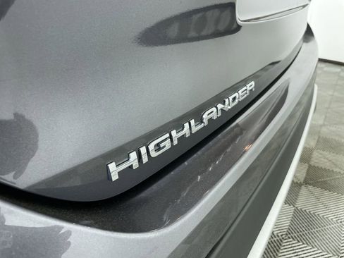 Used 2023 Toyota Highlander XSE image 32