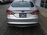 Used 2017 Ford Fusion SE w/ Fusion SE Technology Package image 4