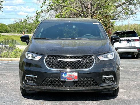 New 2026 Chrysler Pacifica Select image 10