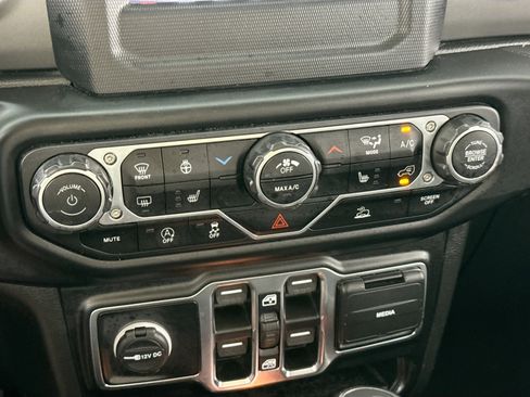 Used 2022 Jeep Gladiator Sport AWD/4WD image 17