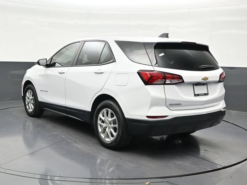 Used 2023 Chevrolet Equinox LS FWD image 3